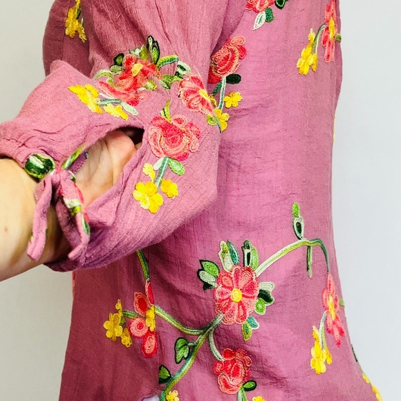 Fig and Flower Embroidered Boho Button Up Blouse No Size Tag Floral Gauze Top - Picture 5 of 8